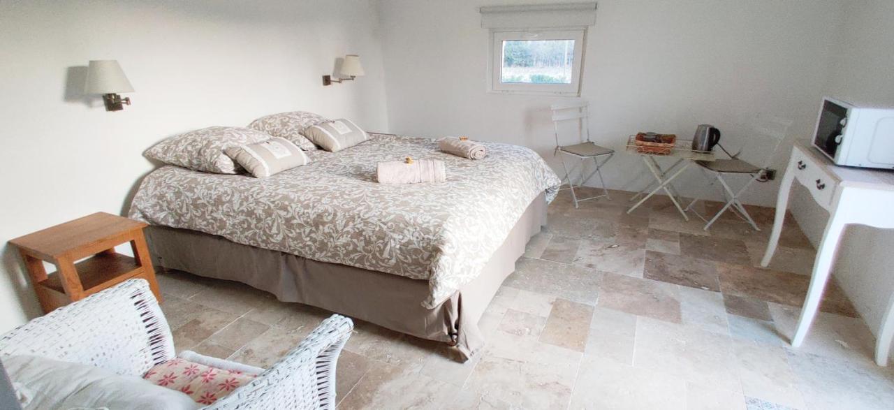 Superbe Chambre Avec Terrasse, Parking Prive, Jardin, Calme, Climatisation, 10 Mn Pont Du Gard #7 Apartment Rochefort-du-Gard Ngoại thất bức ảnh